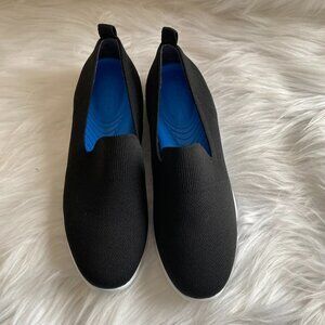 Me Too Slip On Women's Loafer Sneaker Size 6.5